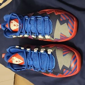 Mens And1 Boom Basketball Shoes sz 10.    NEW. RARE.